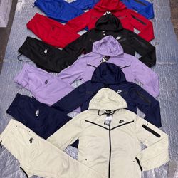 Nike Sweatsuits New