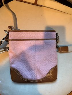 Brand new Coach Purse 100% authentic Color Pink