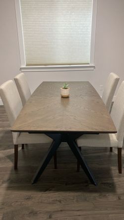 Extendable Dinning Set