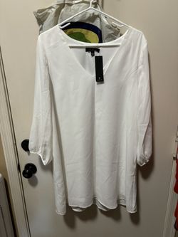 Lulus white dress. Large, New