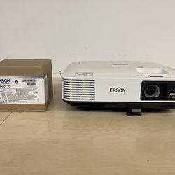 Epson 1980WU PowerLite Projector w Extra Bulb