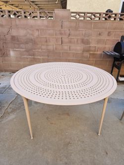 Brown Jordan 54” Designer Outdoor Dining Table – Blush