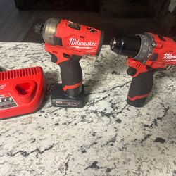 Milwaukee Cordless M12 Drill And Impact Driver Kit