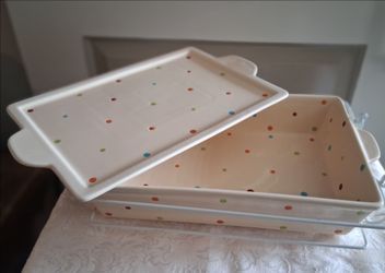 Temp-tations Presentation Polkadot Ceramic 13x9 Baking Dish & Cover with Rack