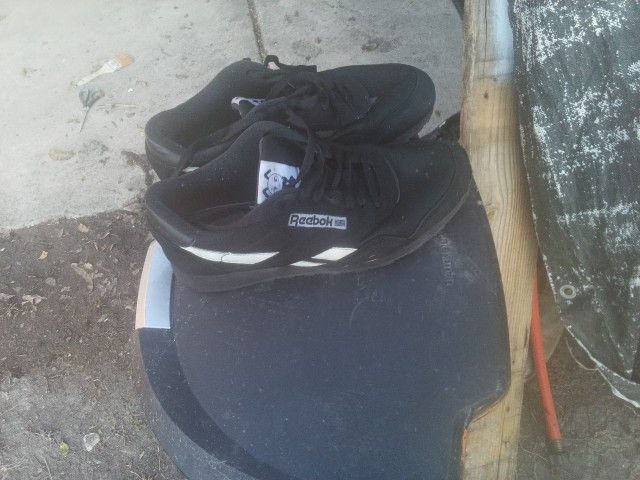 Reebok Classic Vee Friends