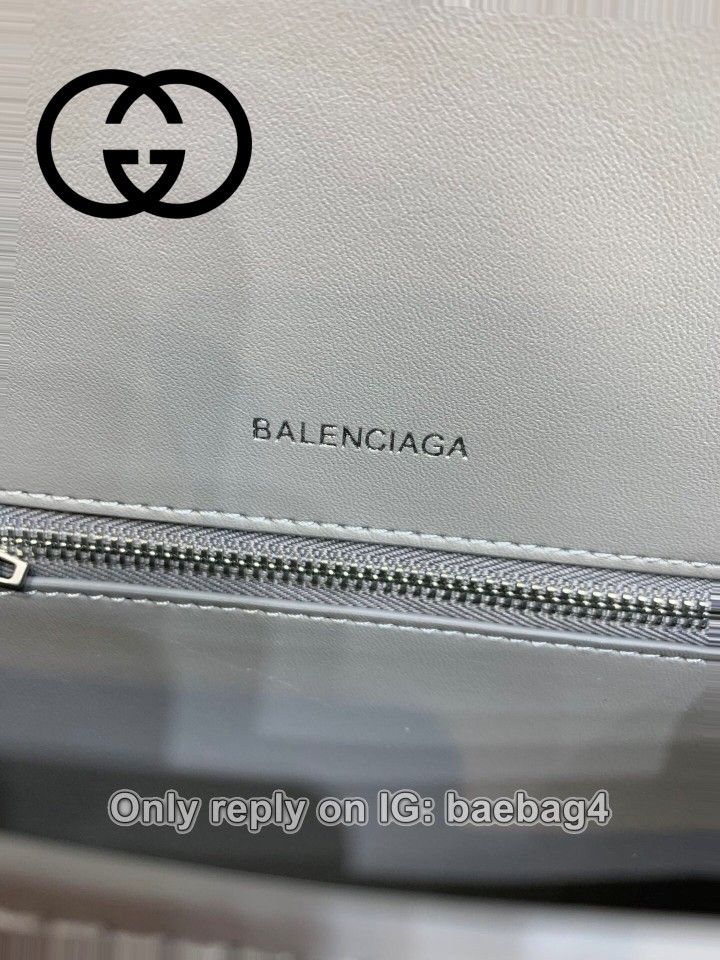 Balenciaga Hourglass Bags 23 never been worn