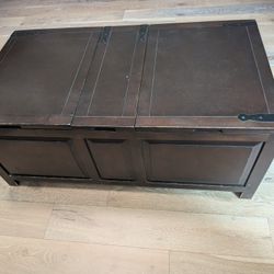  Coffee Table / Chest / Trunk