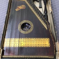 Antique Guitar-Harp 100 OBO