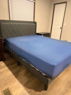 Cama queen completa y peinador de madera