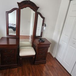 Beautiful Cherry Wood Oak Vanity and  Cushioned Stool