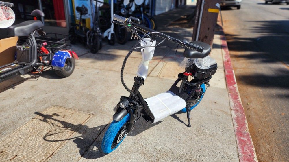 Electric Scooter with Seat,1200W Peak Motor