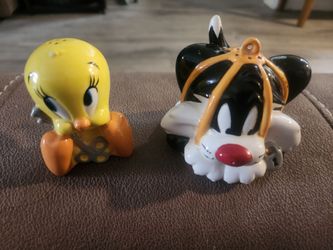 Salero and pepper shaker Sylvester & Piweety