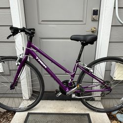 Small Woman's Trek FX 7.2 Hybrid Bike