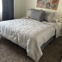 Queen Size Bed 
