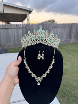 Emerald Green Crown & Jewelry Set – Quinceañera / Bridal Set 👑✨