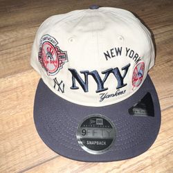 New York Yankees New Era 9FIFTY Off White Navy Retro Crown Snapback Hat OSFM