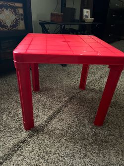 Kids tables