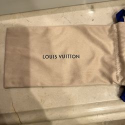 Louis Vuitton Sunglases. Dust Bag 