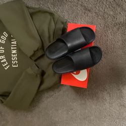 Use Essential Sweatshirt With Pockets Size Extra Small Nike Slides size 10 everything for $60