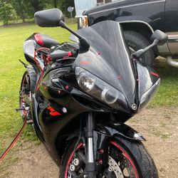 1000 R1 Motorcycle 