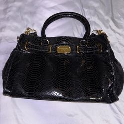 Black Micheal Kors bag