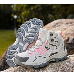 Brand new 8.5 women nonslip lightweight shoes