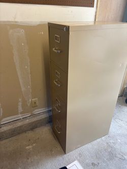 Warehouse sale - Four-Drawer Metal Filing Cabinet