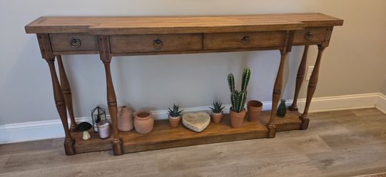 WOOD CONSOLE TABLE