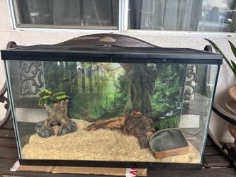 Tank for a snake (used lightly)