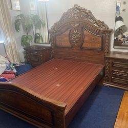 Luxury Solid Wood Queen Bedroom Set – Bed Frame + 2 Nightstands