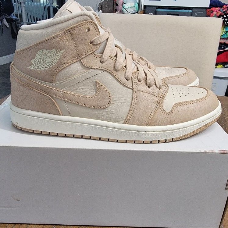 Nike Air Jordan 1 Mid SE