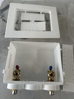 Outlet Box  1/2“ Crimp Pex Washing Machine