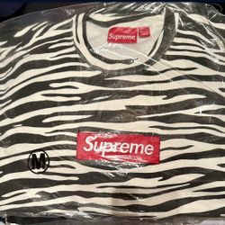 Supreme Box Logo Crewneck (FW22) “Zebra” Brand New Size: Medium