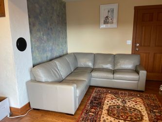 Sectional couch