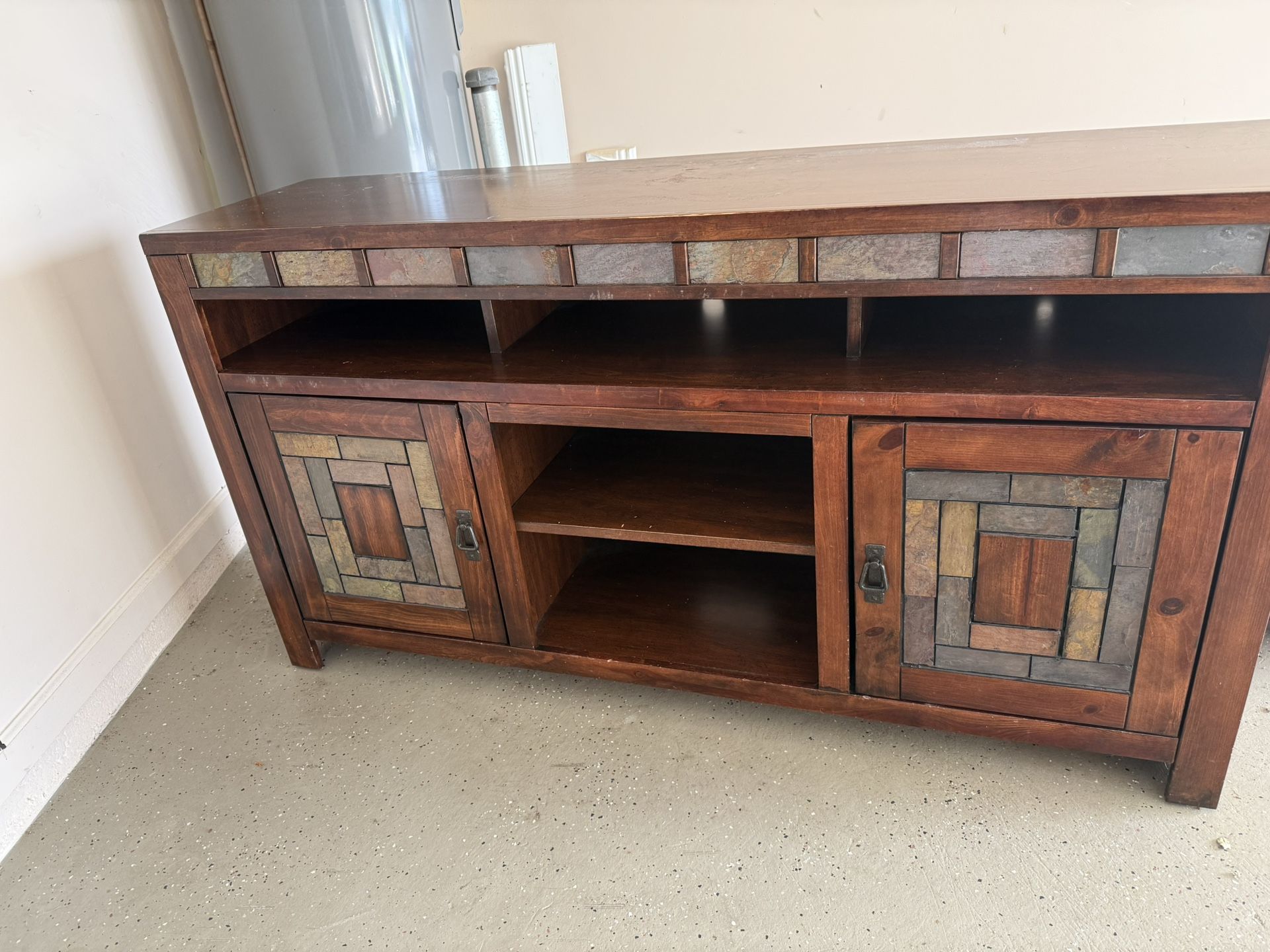 TV/Entertainment Stand