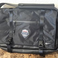 New Rare Nike USA Basketball OLYMPICS Shoulder Messenger Laptop Bag Black Pockets