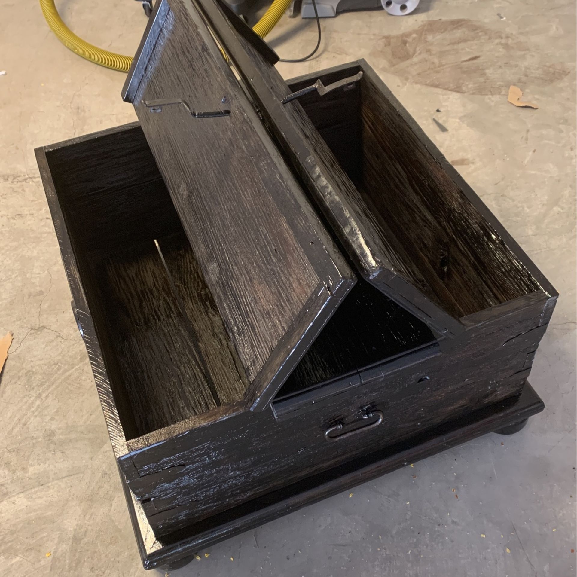 Coffee Table/CHEST