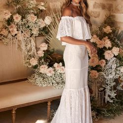 White Lace Off-the-Shoulder Mermaid Maxi Dress