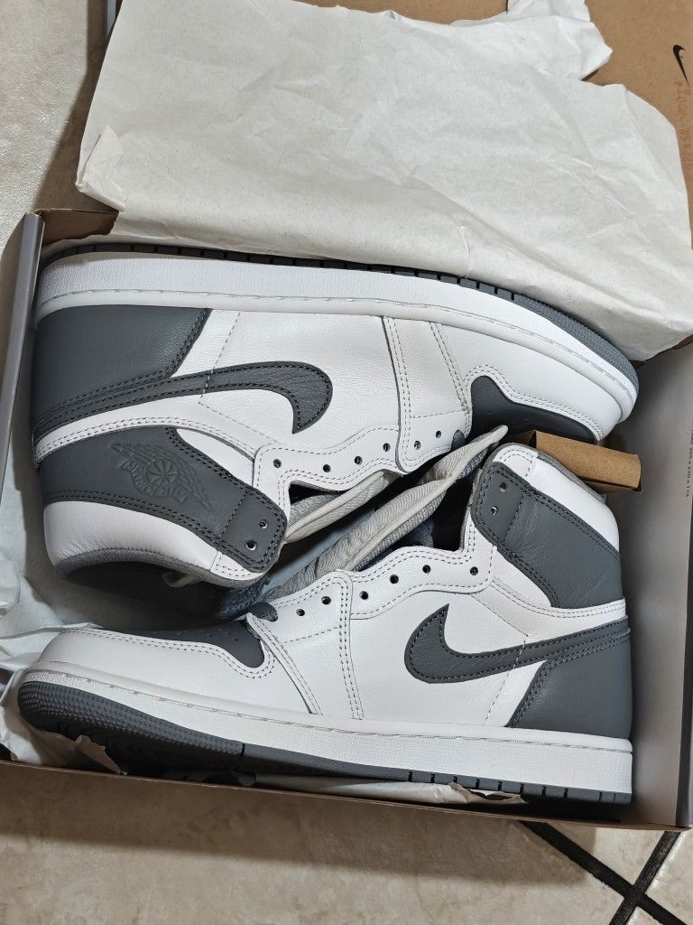 NEW Air Jordan 1 High Stealth Size 9 Mens