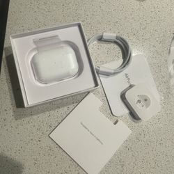 AIRPODS 