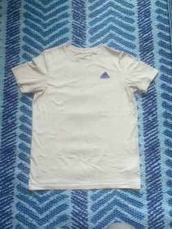 Adidas cream t-shirt with blue logo Size L #adidas #athleticwear More like a medium shirt