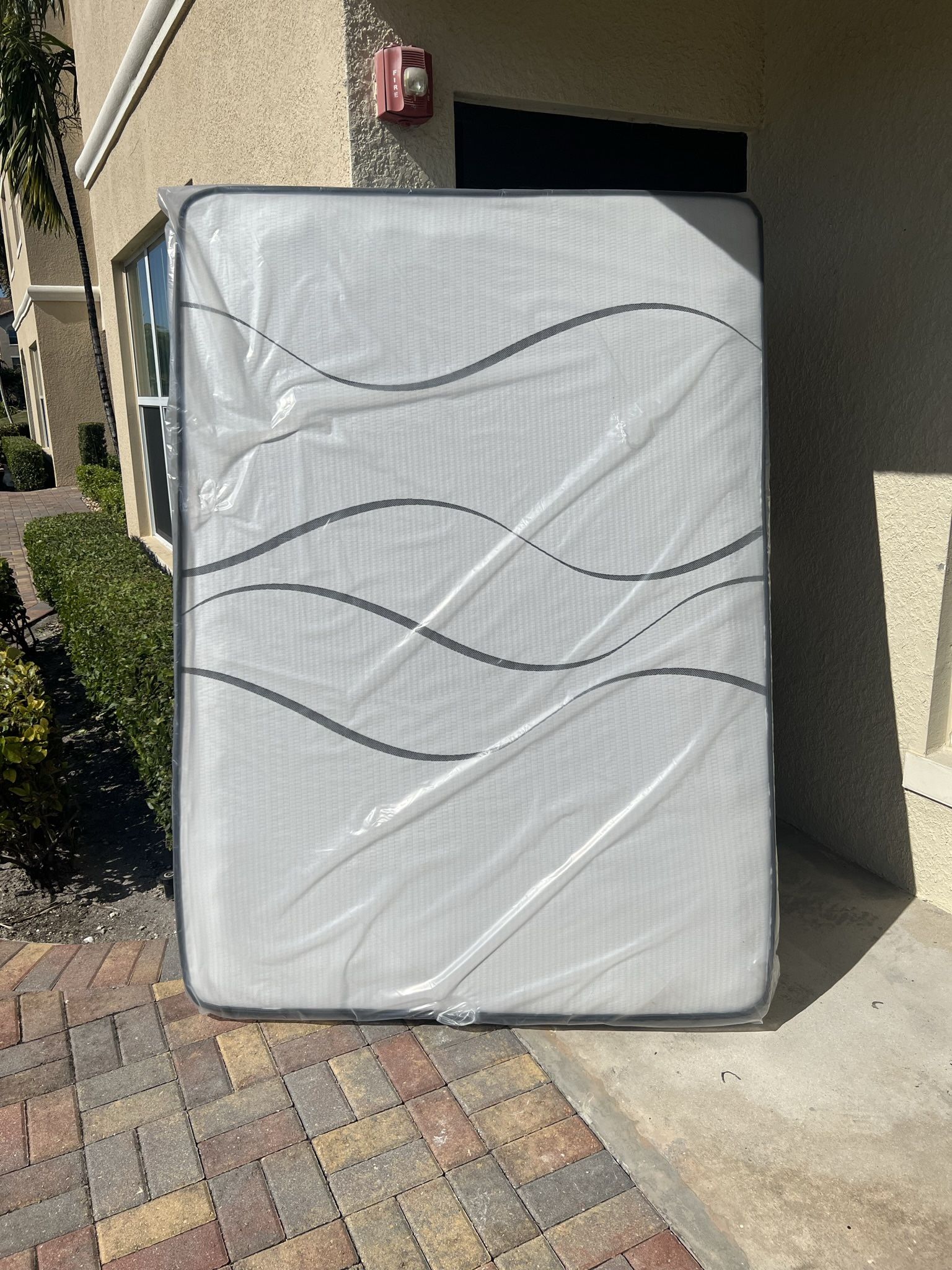 Mattresses: twin full  queen regular  Colchon Nuevo Colchones plush or pillow top available cama bed mattress