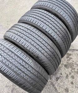 235 50 20 Bridgestone tires Con 80% de Vida Las 4