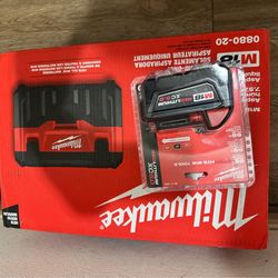 MILWAUKEE 2 GALLON VACUUM