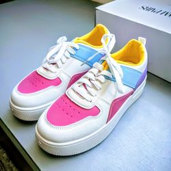 Size 7  Women's Shoes Hardly Worn. Clean