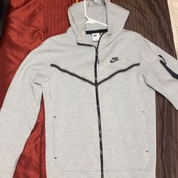 Grey Nike Tech Men’s Small