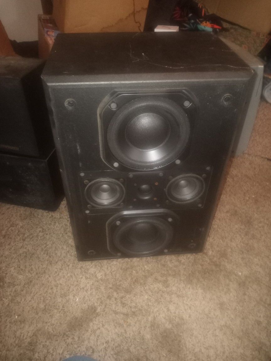 Speakers For Stereo Works Not Blown It Has 400 Watts Of Power On All Speakers