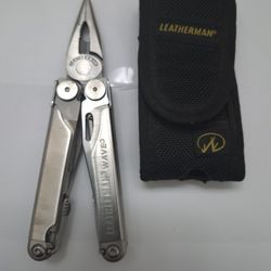 Like NEW Leatherman Wave 