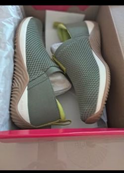 Womens NEW RYKA sneakers