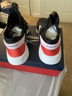 Brand NEW REEBOK in size9 & half